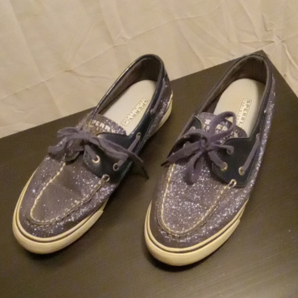 Women's Sperry sneakers size 7 and 1/2 medium.